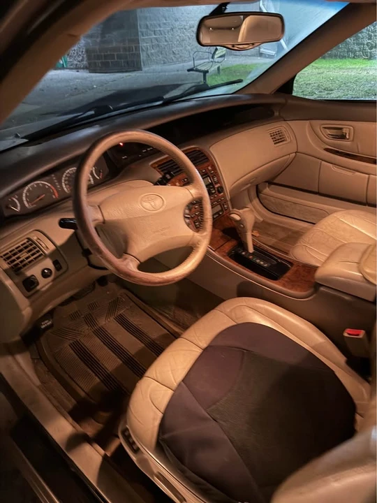 2000 Toyota Avalon 2nd Gen - Image 3 of 9