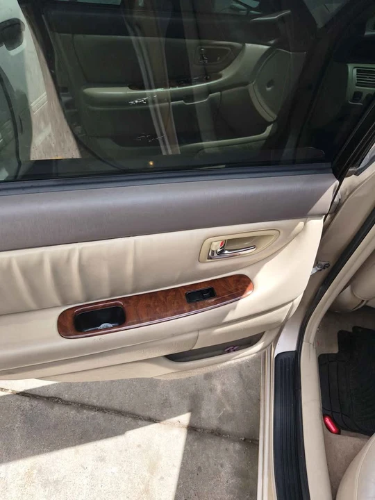 2000 Toyota Avalon 2nd Gen - Image 7 of 9