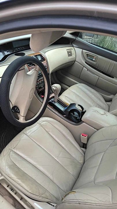 2000 Toyota Avalon 2nd Gen - Image 2 of 9