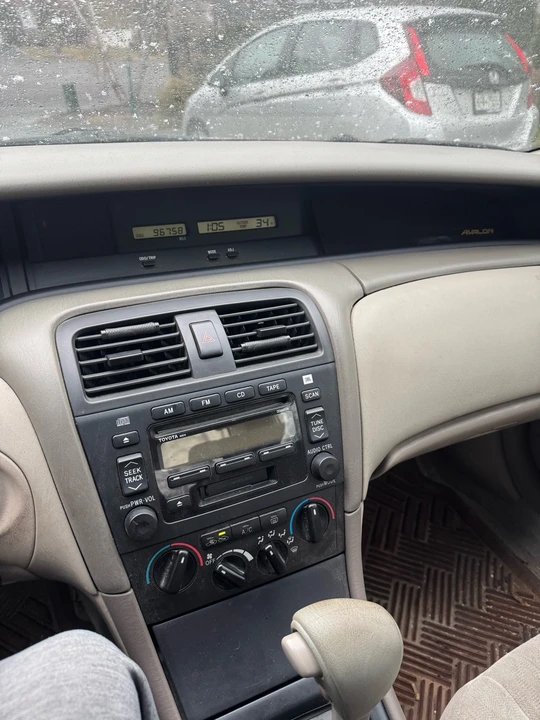 2000 Toyota Avalon 2nd Gen - Image 6 of 8