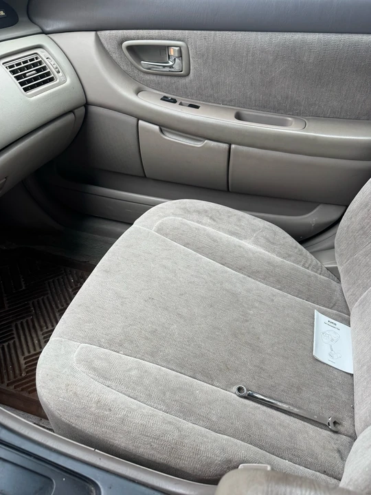 2000 Toyota Avalon 2nd Gen - Image 5 of 8
