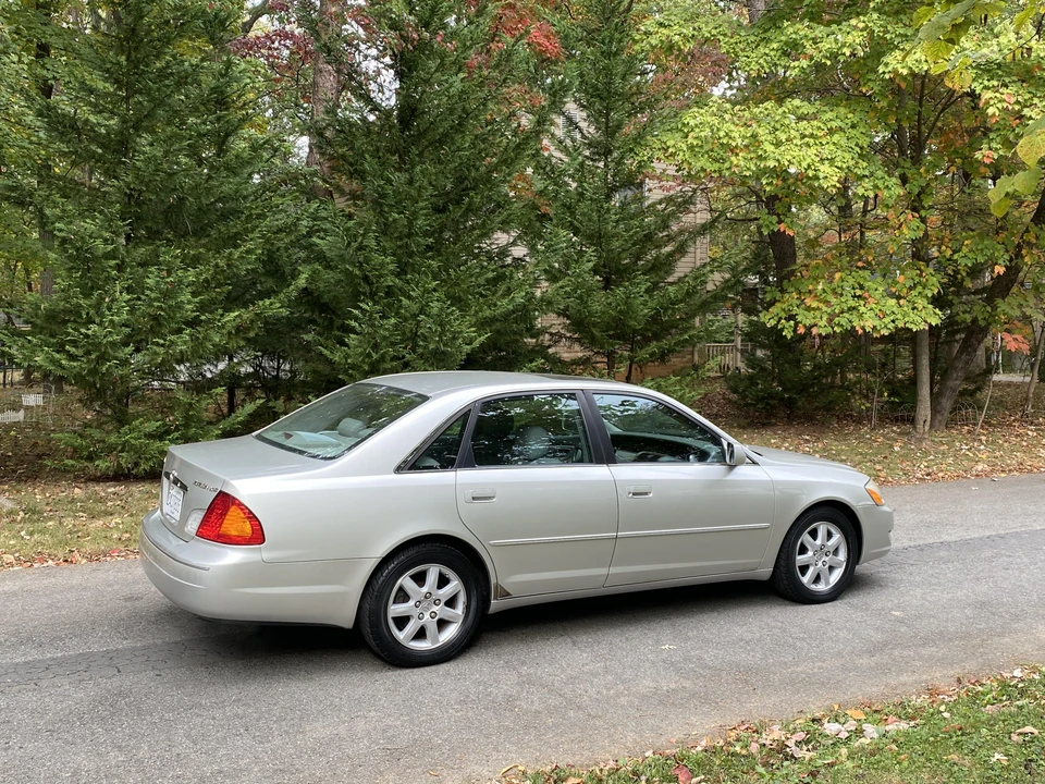 2000 Toyota Avalon 2nd Gen - Image 14 of 31