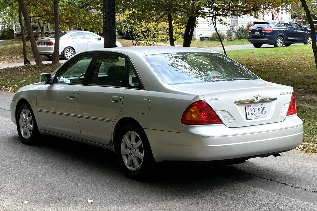 2000 Toyota Avalon 2nd Gen - Image 4 of 31