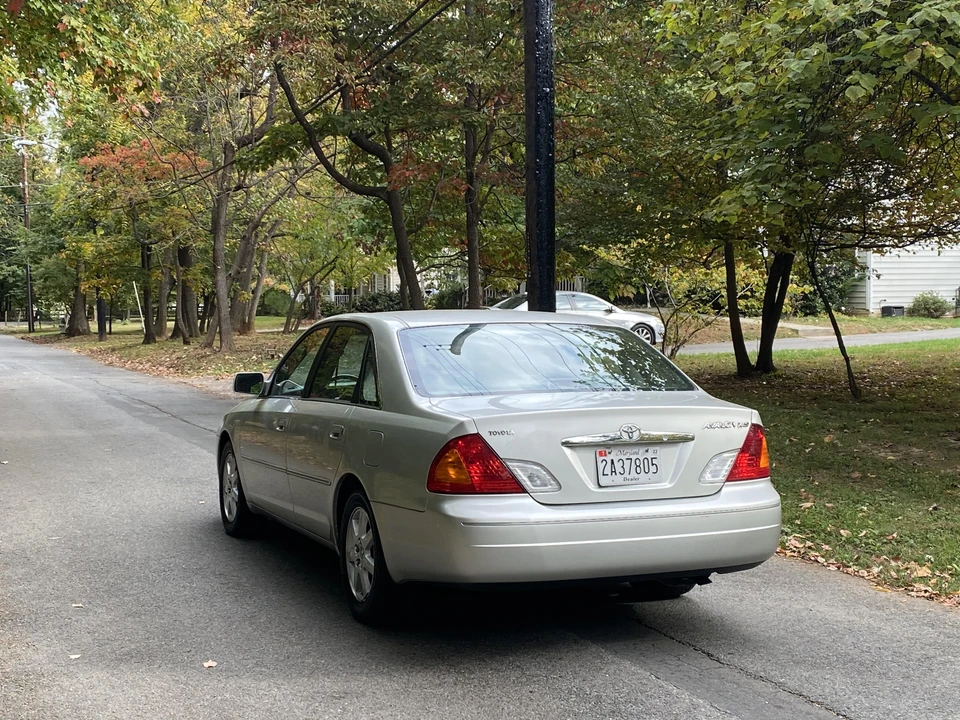 2000 Toyota Avalon 2nd Gen - Image 11 of 31