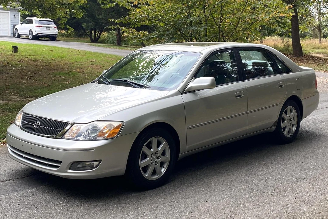 2000 Toyota Avalon 2nd Gen - Image 3 of 31