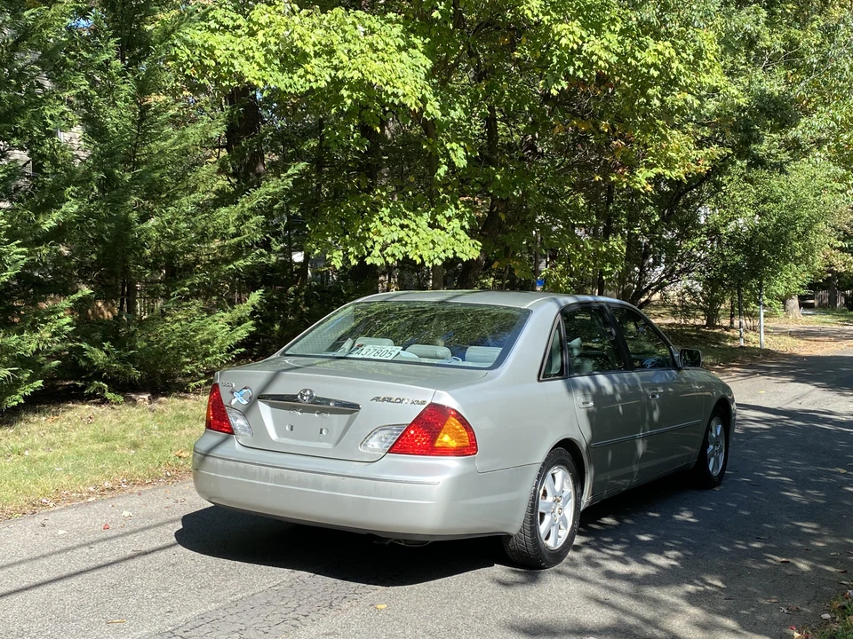 2000 Toyota Avalon 2nd Gen - Image 13 of 31