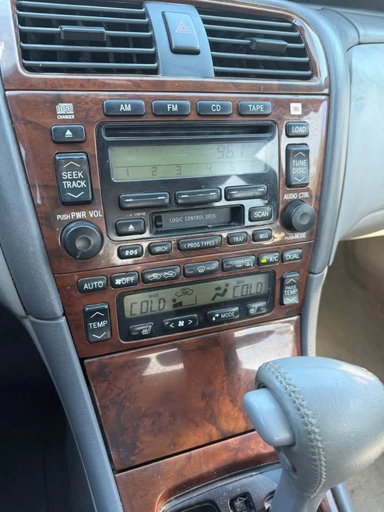 2000 Toyota Avalon 2nd Gen - Image 7 of 8