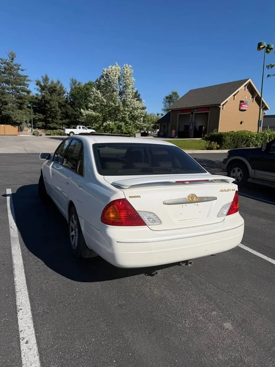 2000 Toyota Avalon 2nd Gen - Image 3 of 8