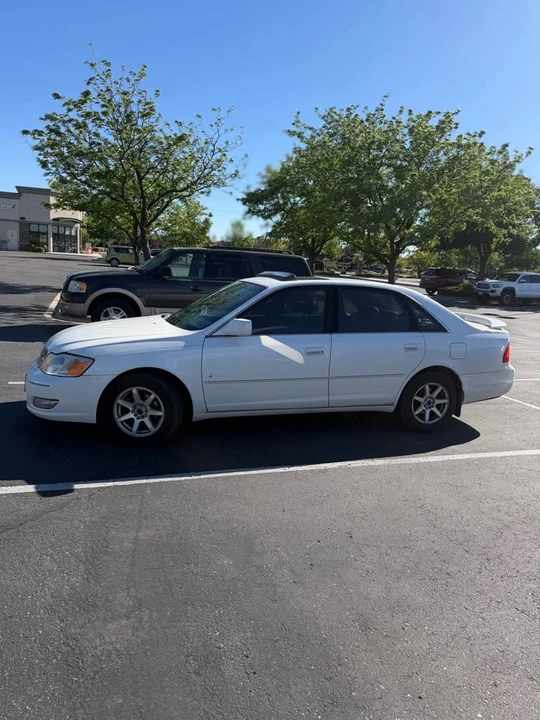 2000 Toyota Avalon 2nd Gen - Image 2 of 8