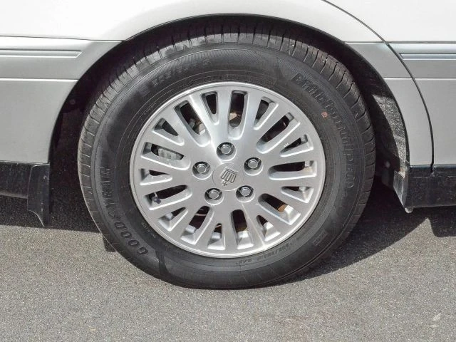 2000 Toyota Crown - Image 13 of 31