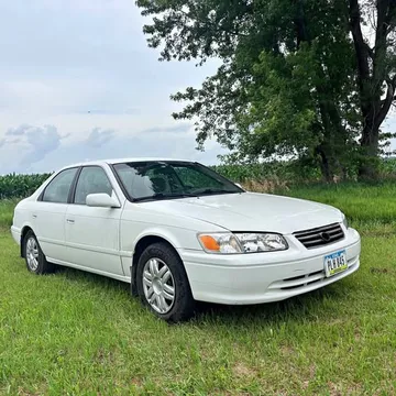 2000 Toyota Camry L Sedan 4D