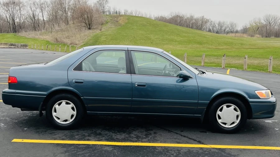 2000 Toyota Camry 4th Gen - Image 2 of 13