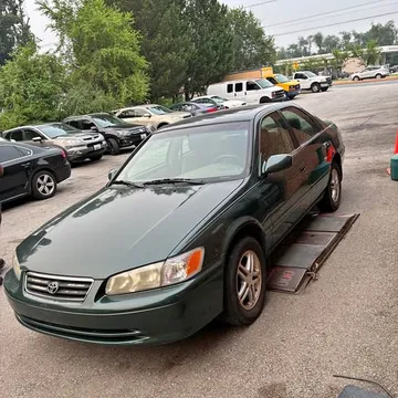 2000 Toyota Camry LE Sedan 4D