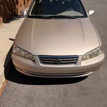 2000 Toyota Camry LE Sedan 4D