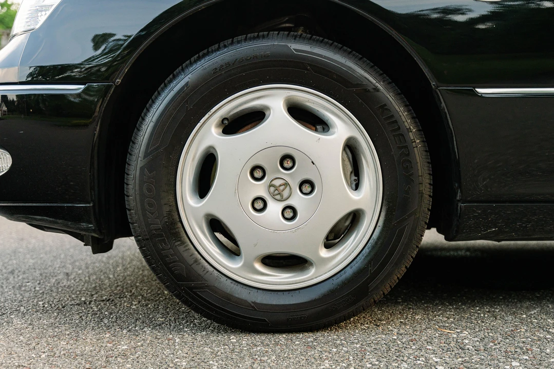 2000 Toyota Celsior 2nd Gen - Image 25 of 31