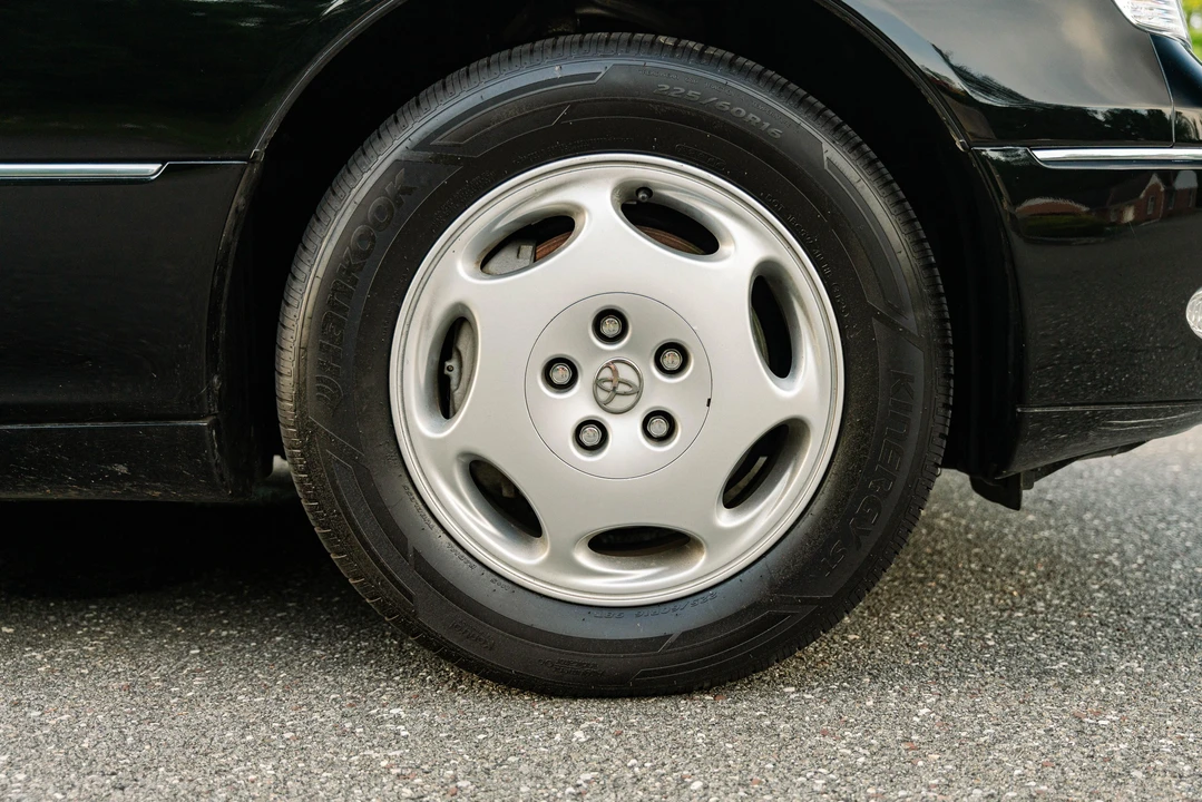 2000 Toyota Celsior 2nd Gen - Image 24 of 31