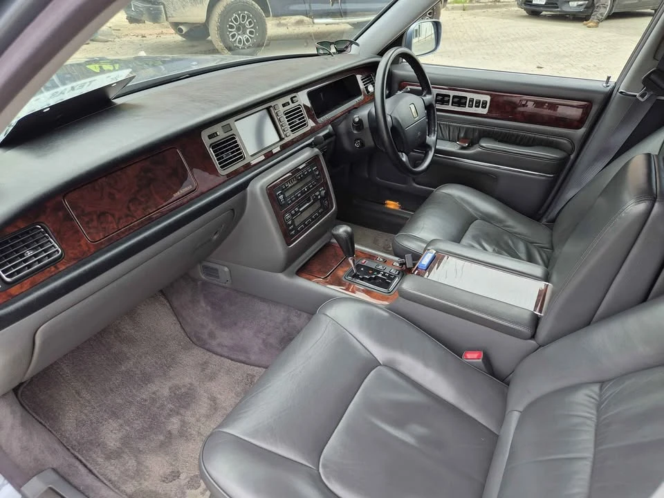 2000 Toyota Century 2nd Gen - Image 13 of 15