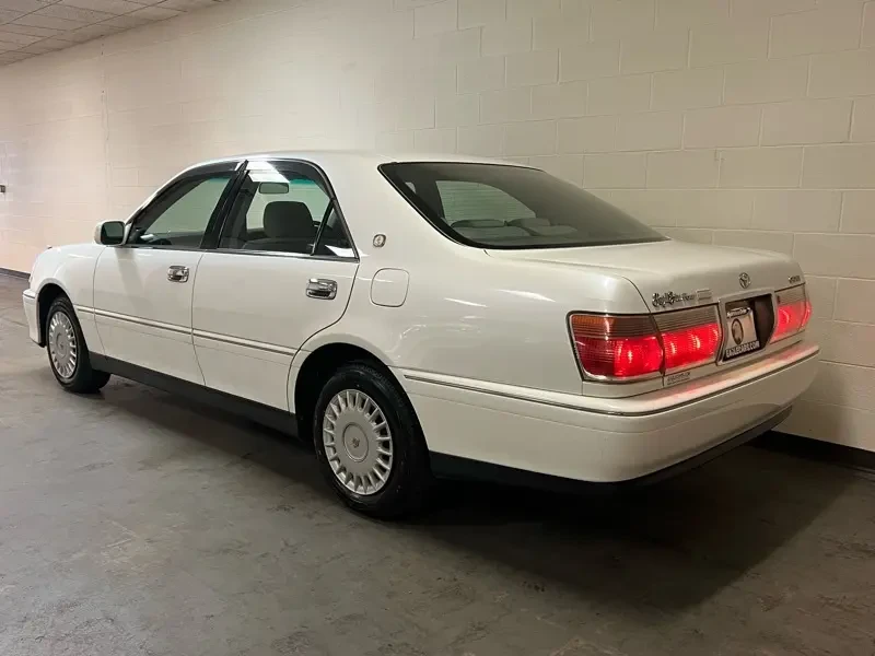 2000 Toyota Crown - Image 10 of 19