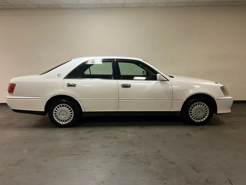 2000 Toyota Crown - Image 3 of 19