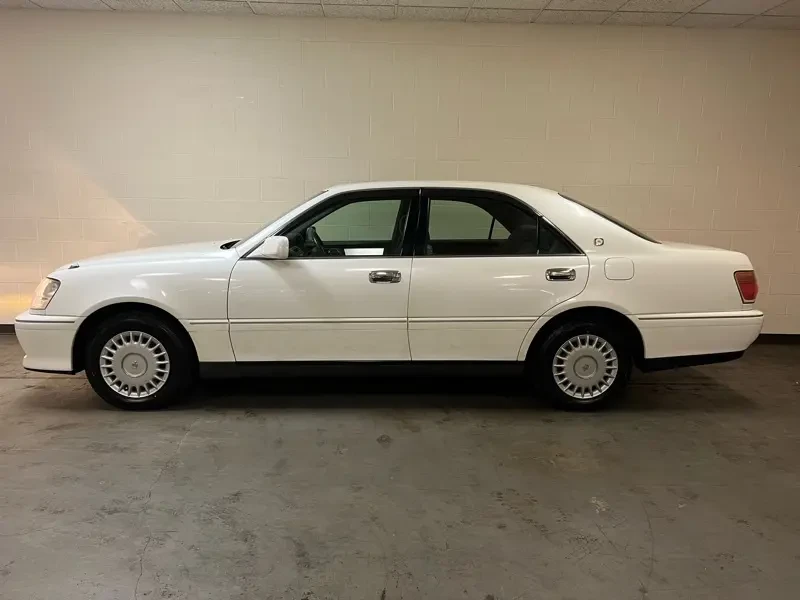 2000 Toyota Crown - Image 9 of 19