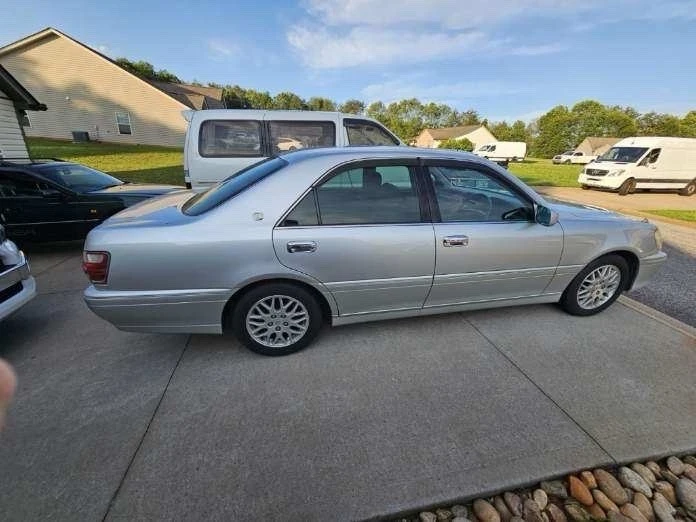 2000 Toyota Crown 10th Gen - Image 2 of 8