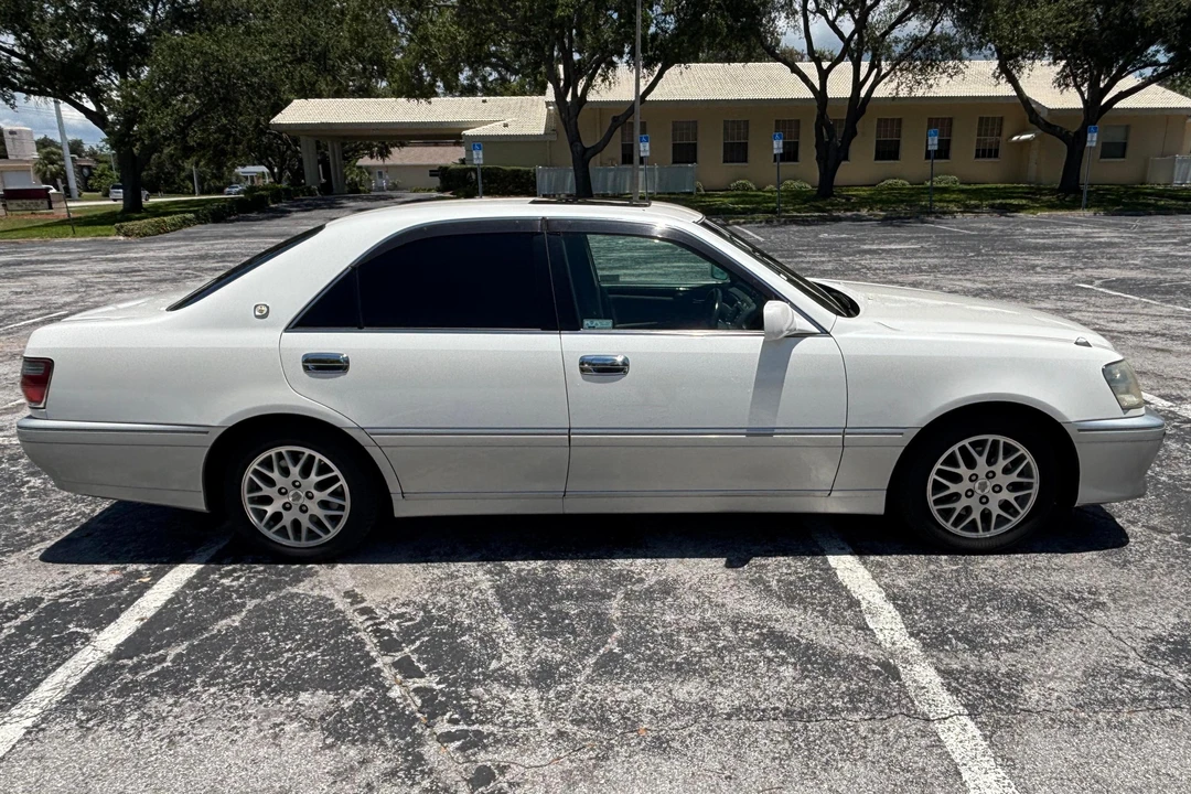 2000 Toyota Crown 11th Gen - Image 3 of 31