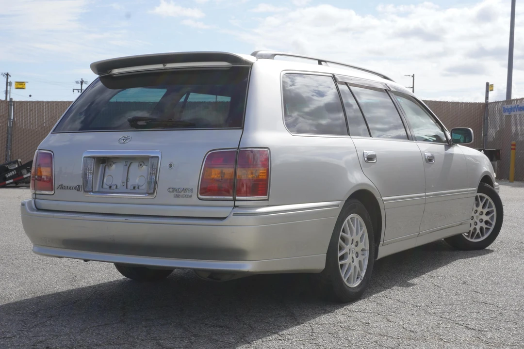 2000 Toyota Crown - Image 3 of 31