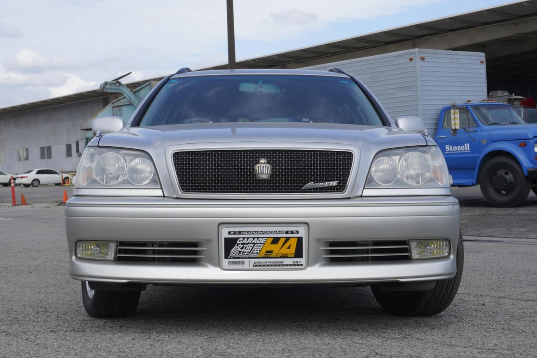 2000 Toyota Crown - Image 2 of 31