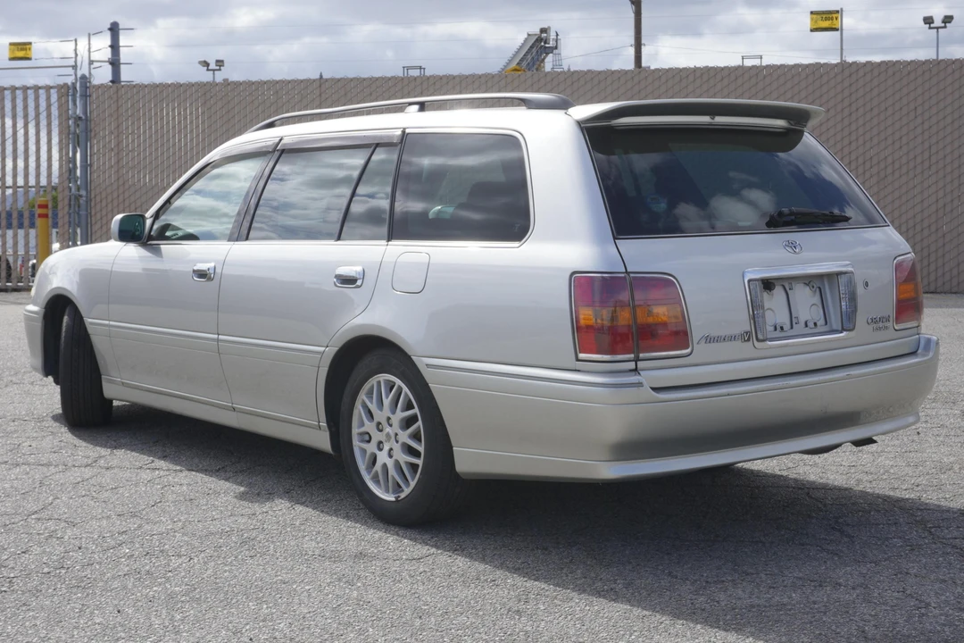 2000 Toyota Crown - Image 4 of 31