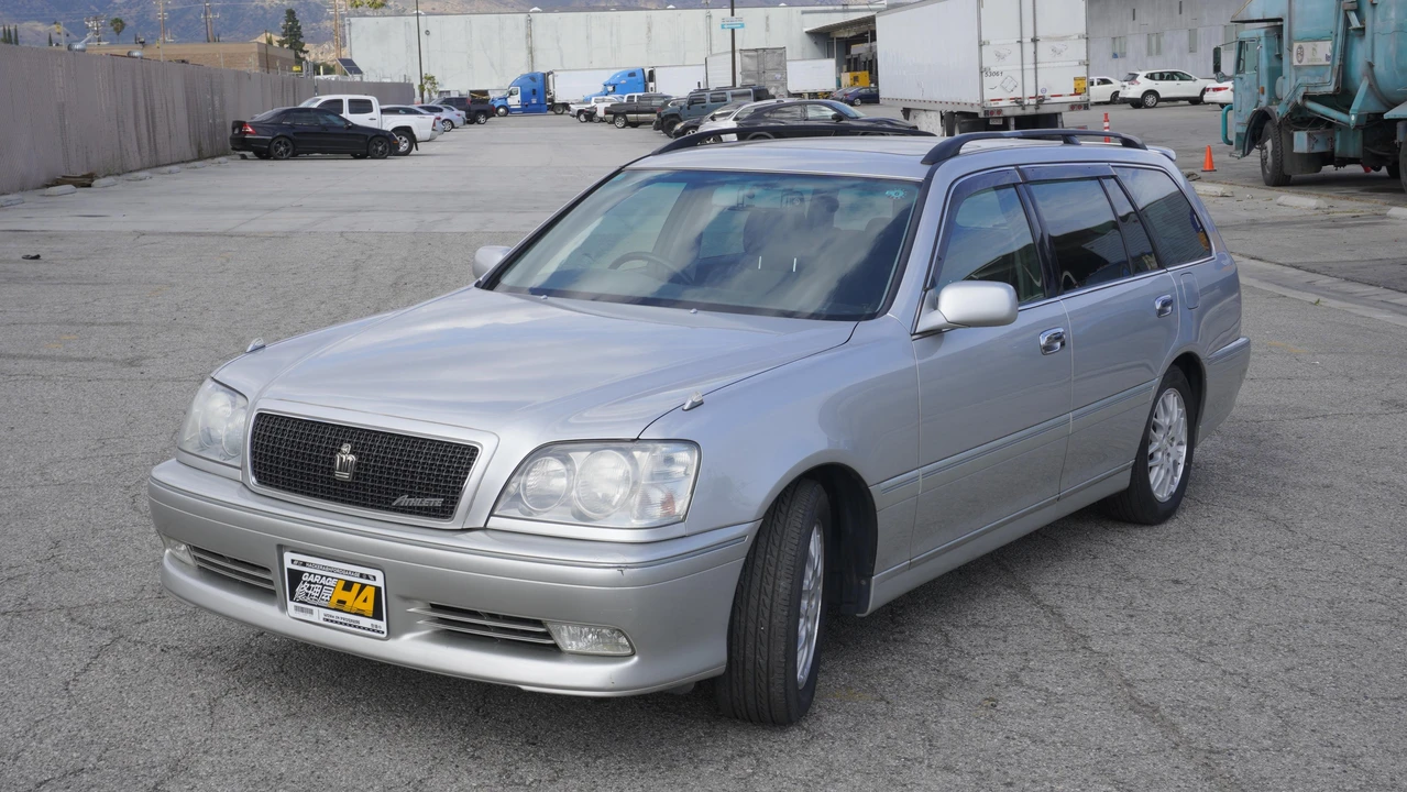 2000 Toyota Crown - Image 8 of 31