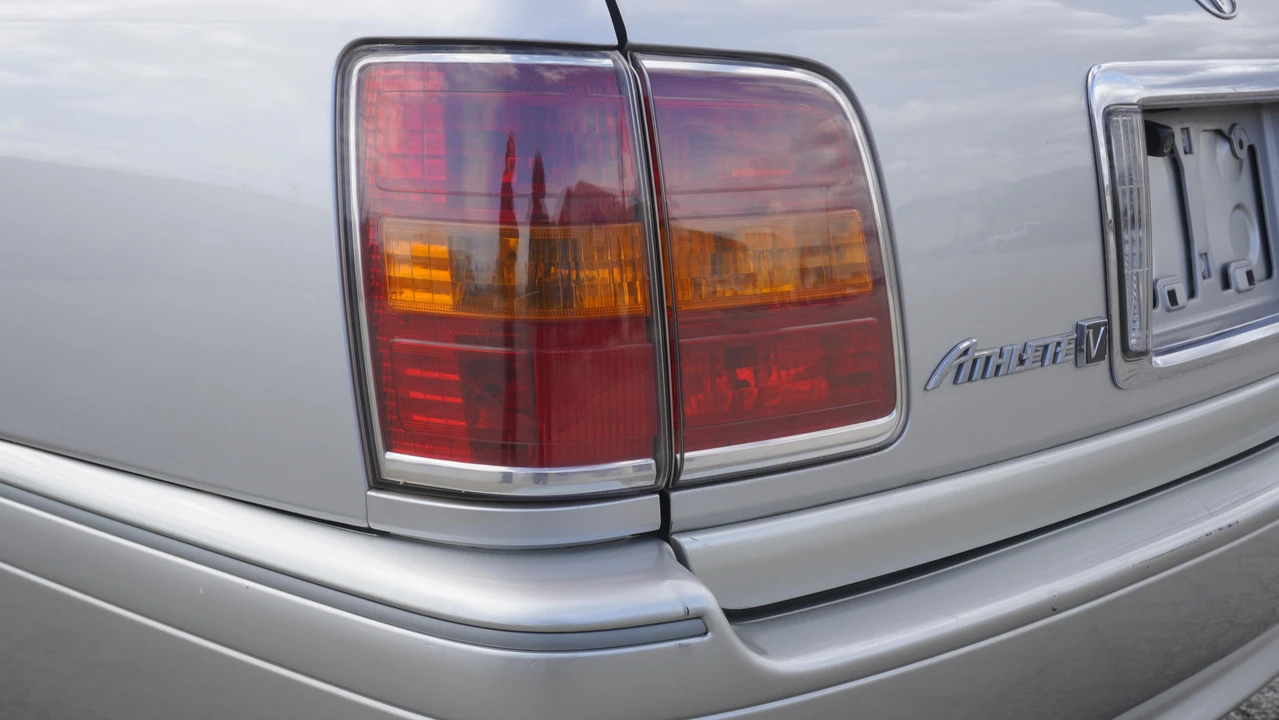 2000 Toyota Crown - Image 30 of 31
