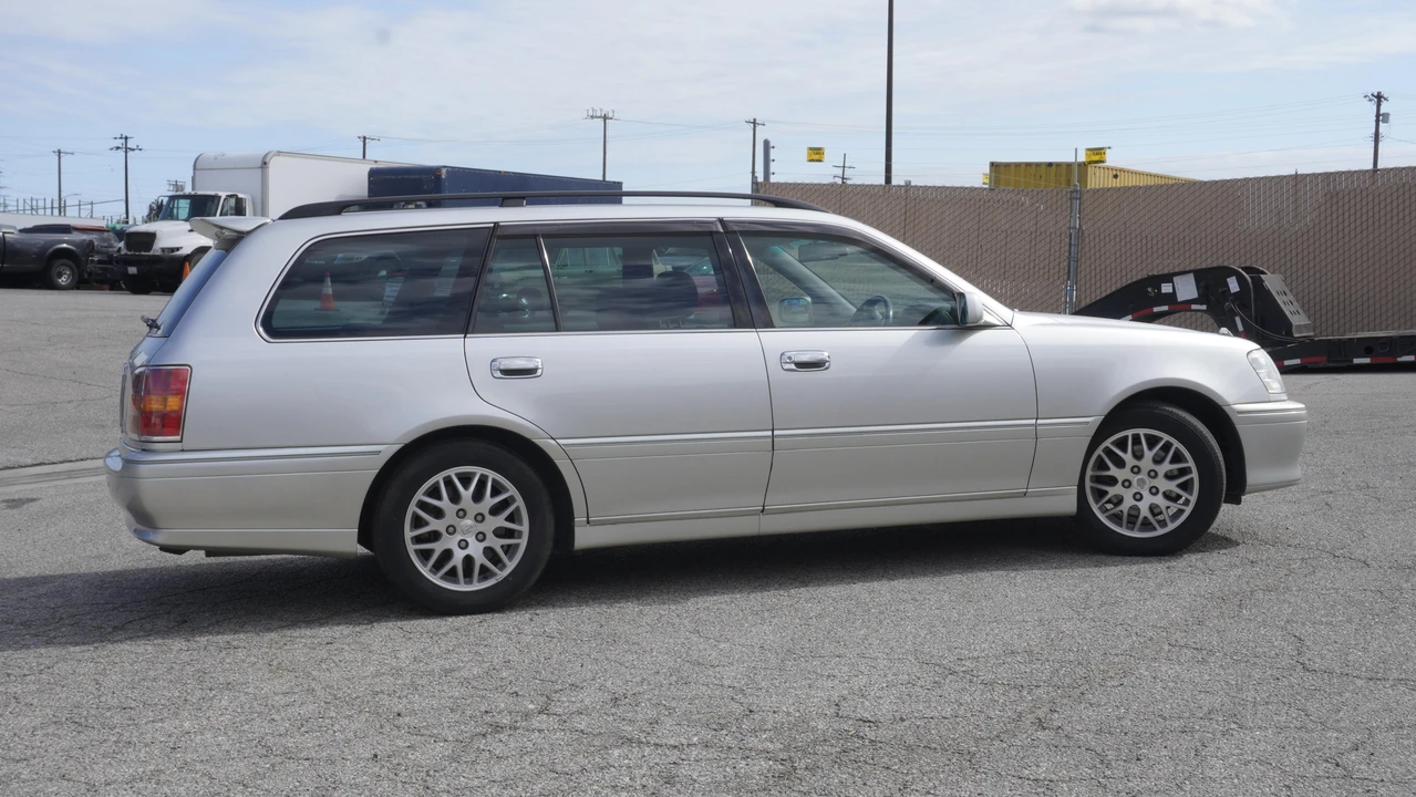 2000 Toyota Crown - Image 13 of 31