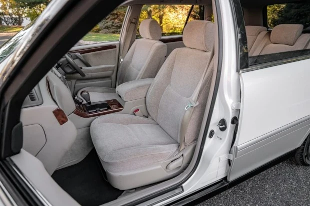2000 Toyota Crown 11th Gen - Image 4 of 7