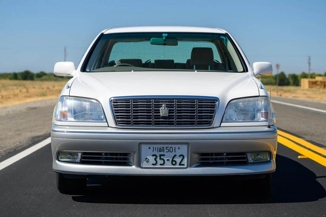 2000 Toyota Crown 12th Gen - Image 2 of 31