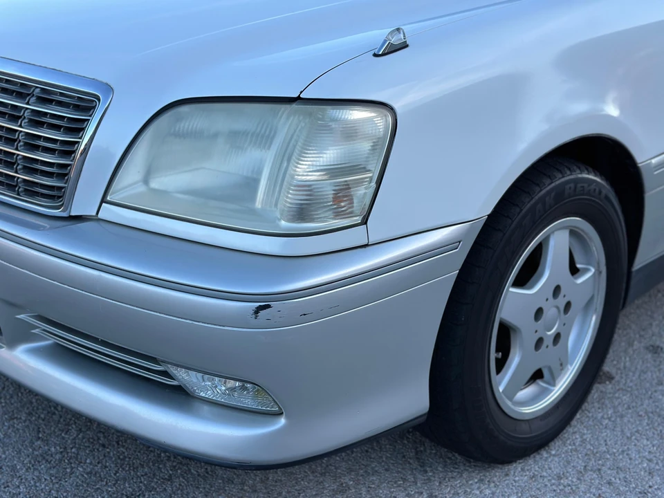 2000 Toyota Crown - Image 12 of 31
