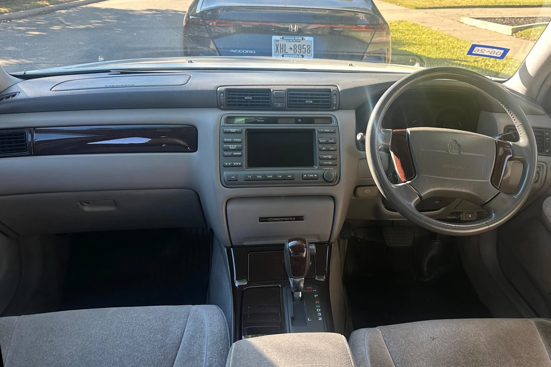 2000 Toyota Crown - Image 25 of 31