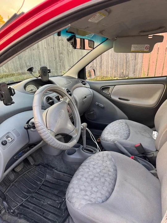 2000 Toyota Echo - Image 8 of 11
