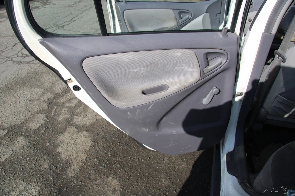 2000 Toyota Echo - Image 20 of 21