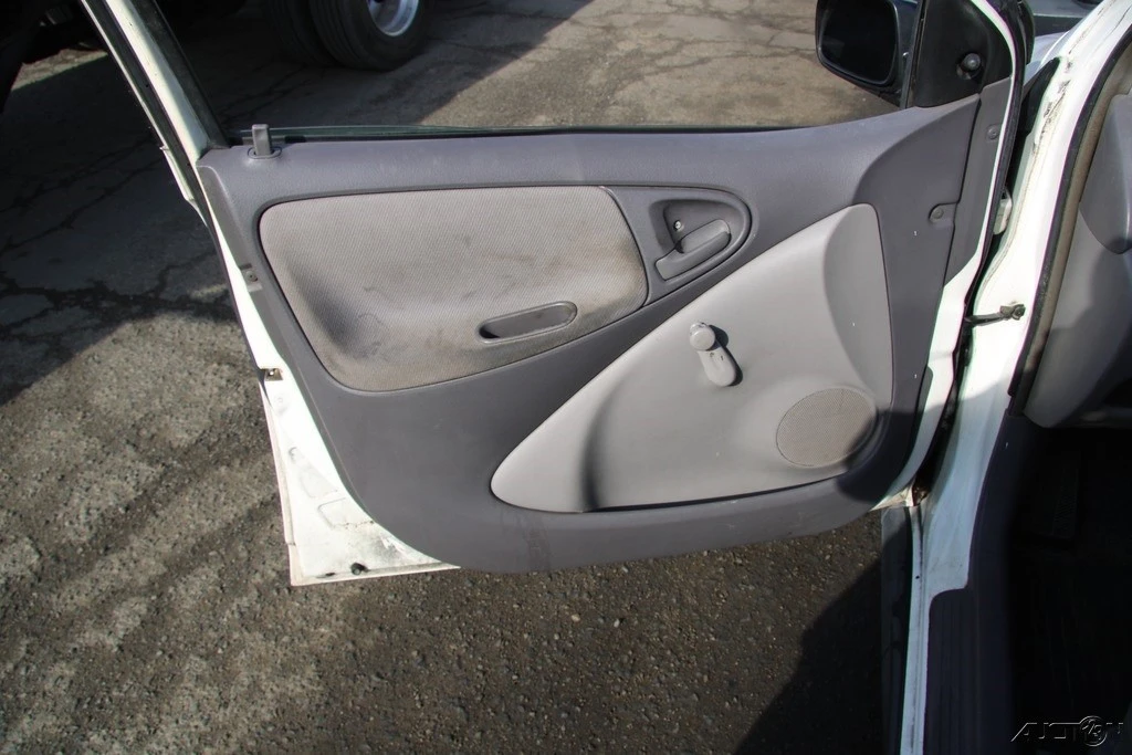 2000 Toyota Echo - Image 14 of 21