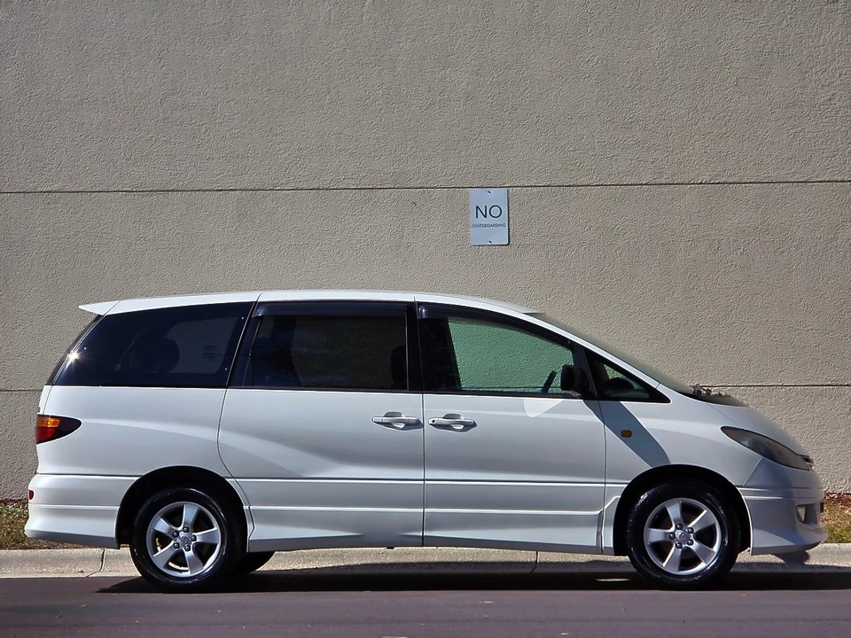 2000 Toyota Previa/Estima 2nd Gen - Image 6 of 21