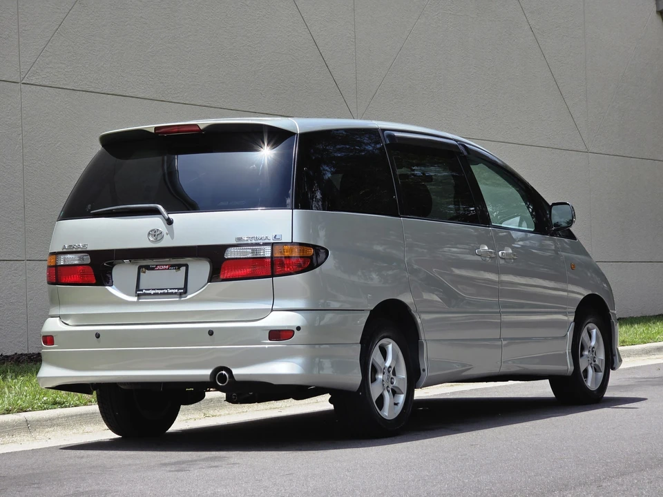 2000 Toyota Previa/Estima - Image 2 of 31