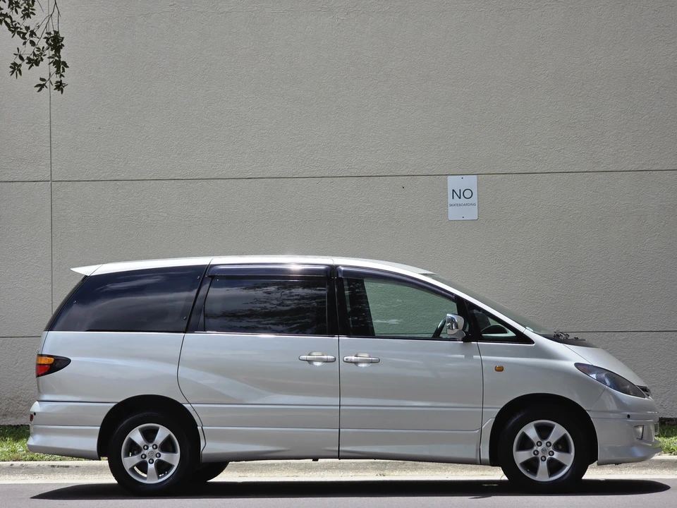 2000 Toyota Previa/Estima - Image 7 of 31