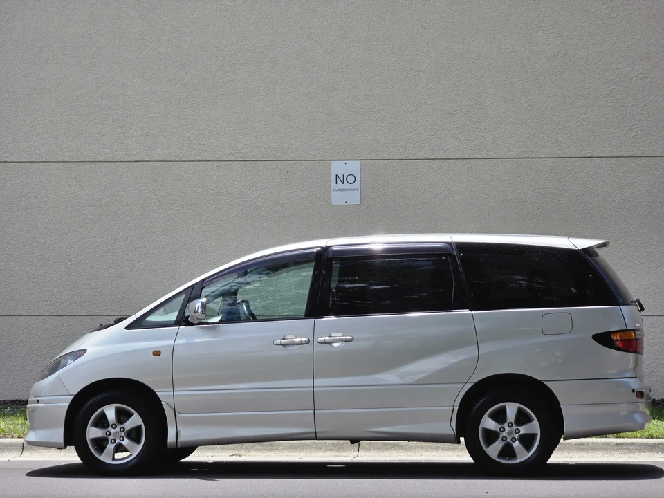 2000 Toyota Previa/Estima - Image 13 of 31