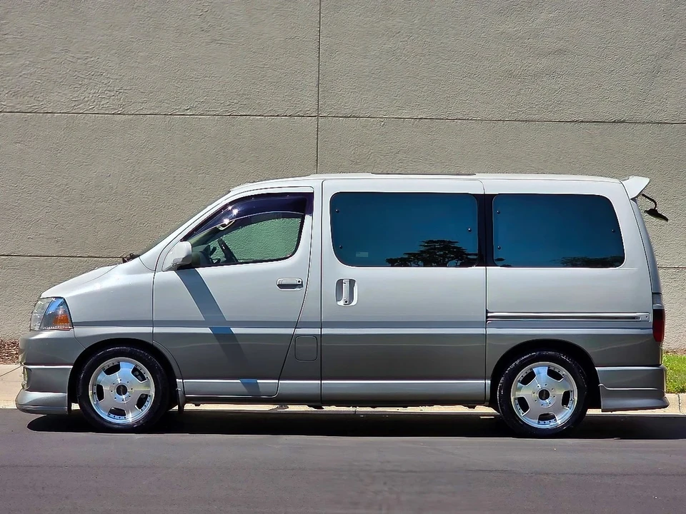 2000 Toyota Granvia 4th Gen - Image 15 of 21