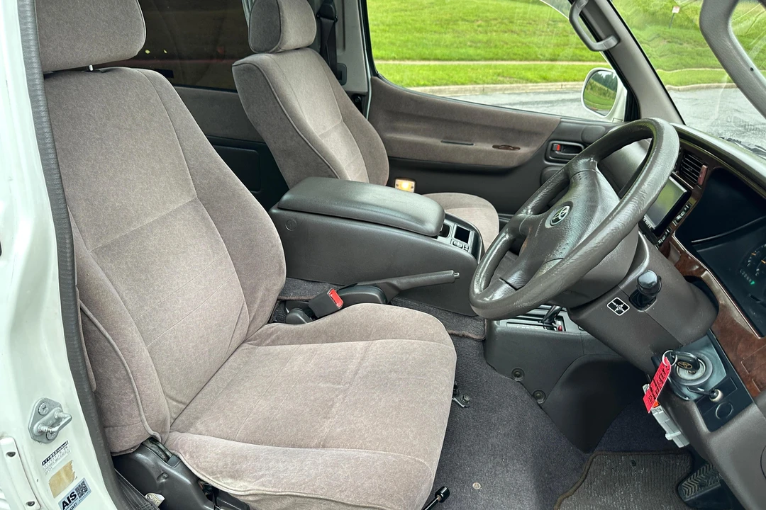 2000 Toyota HiAce 4th Gen - Image 30 of 31