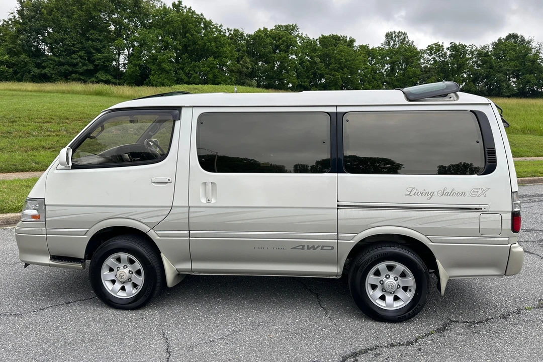 2000 Toyota HiAce 4th Gen - Image 3 of 31