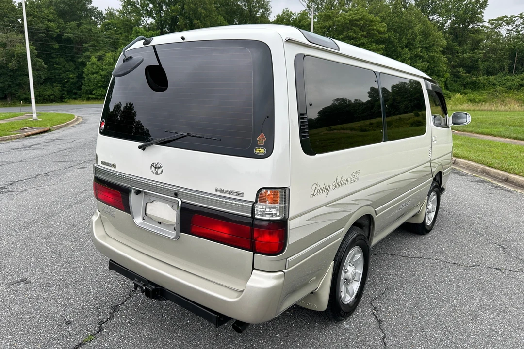 2000 Toyota HiAce 4th Gen - Image 4 of 31