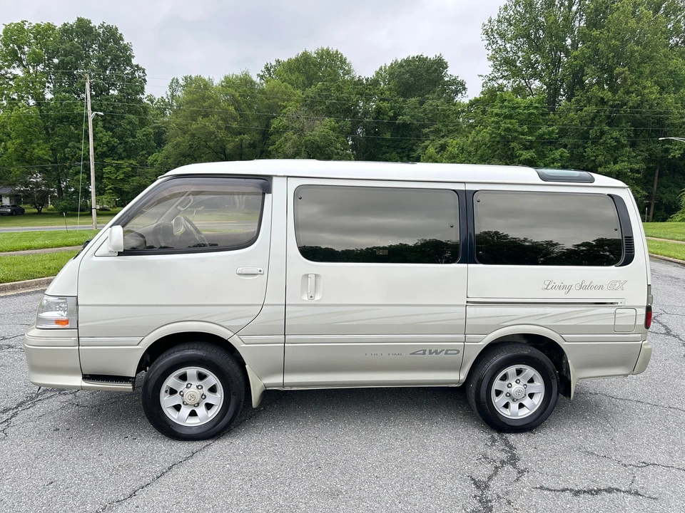 2000 Toyota HiAce 4th Gen - Image 10 of 31