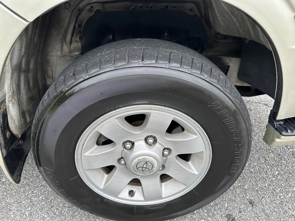 2000 Toyota HiAce 4th Gen - Image 27 of 31