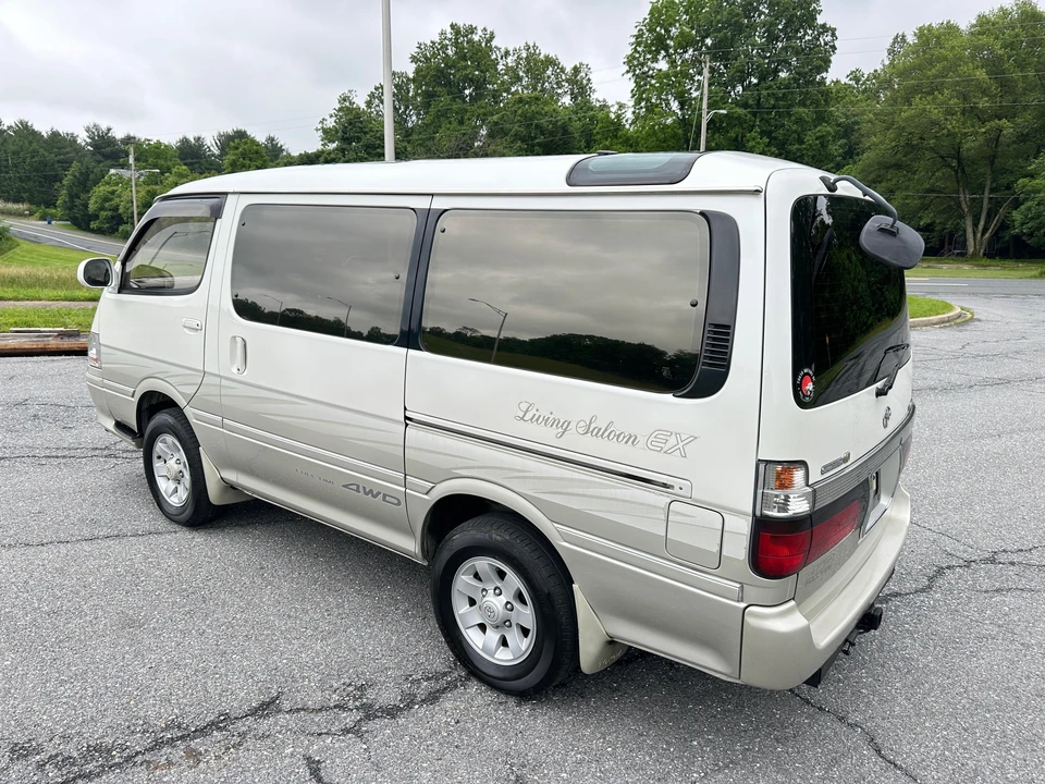 2000 Toyota HiAce 4th Gen - Image 11 of 31